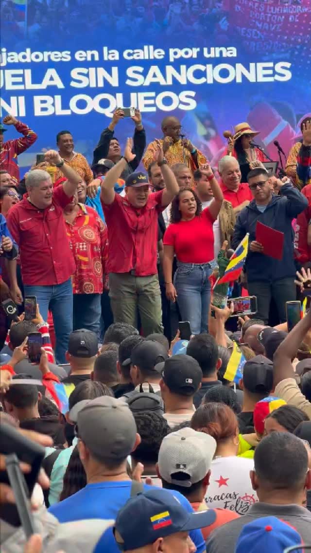 Trabajadores de Caracas marchan a la Asamblea en respaldo a la mesa de diálogo
